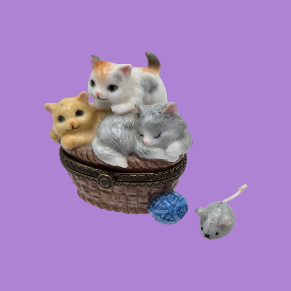 Vintage Kittens Basket Yarn with Mouse Charm Midwest of Cannon Falls PHB